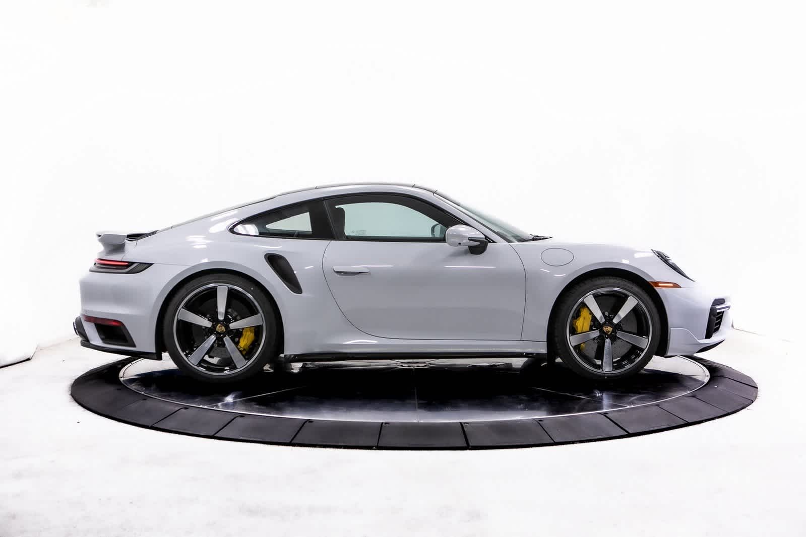 Thumbnail: 2025 Porsche 911 - 8