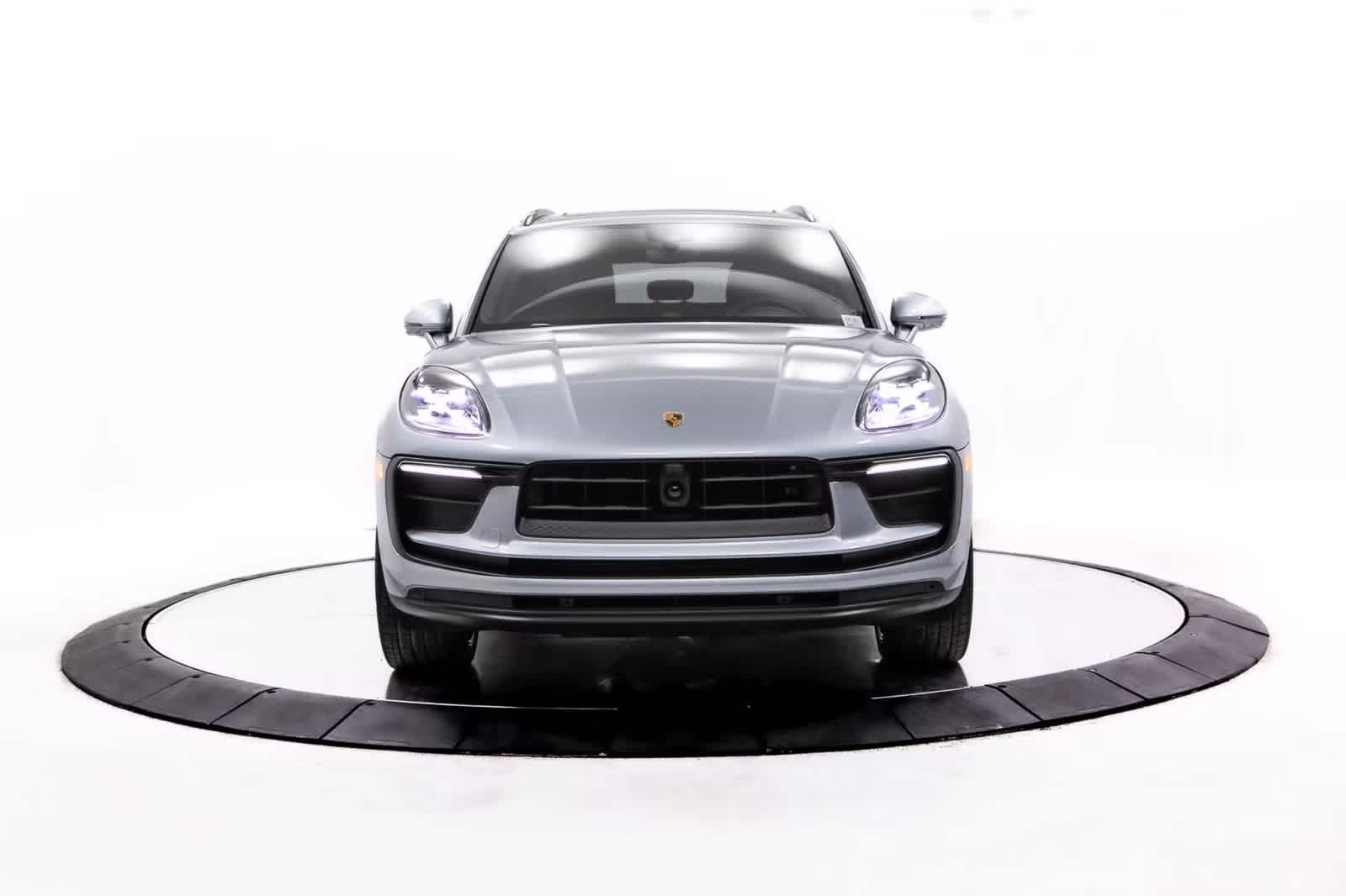 Thumbnail: 2026 Porsche Macan - 9