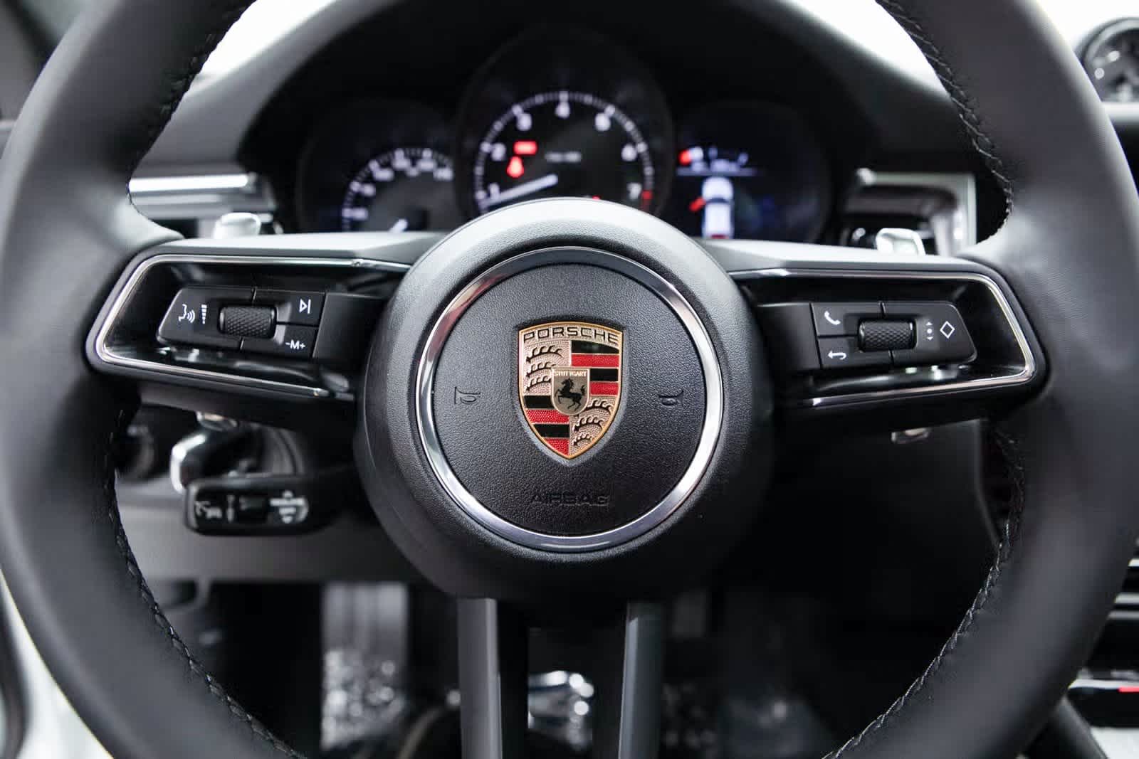 Thumbnail: 2025 Porsche Macan - 14