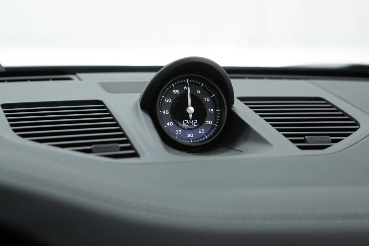 Thumbnail: 2026 Porsche 911 - 33