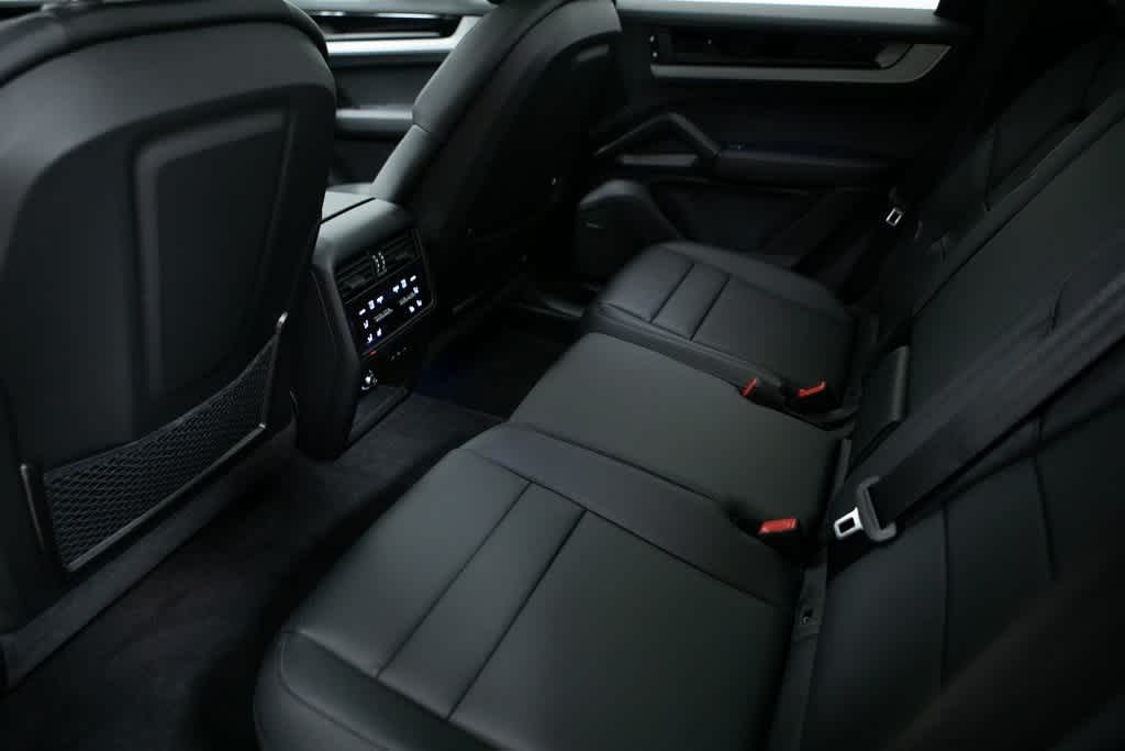 Thumbnail: 2025 Porsche Cayenne - 31