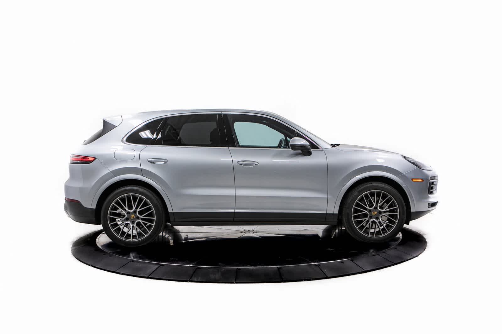 Thumbnail: 2022 Porsche Cayenne - 8