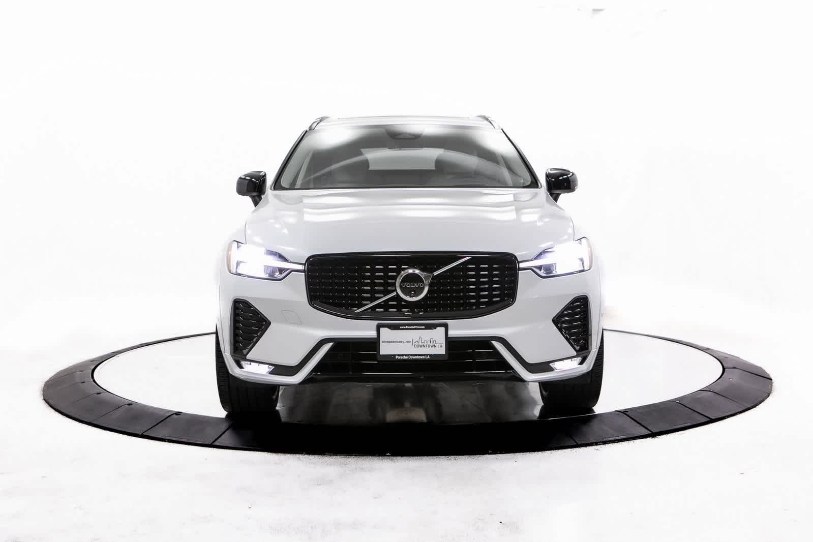 Thumbnail: 2024 Volvo XC60 - 10