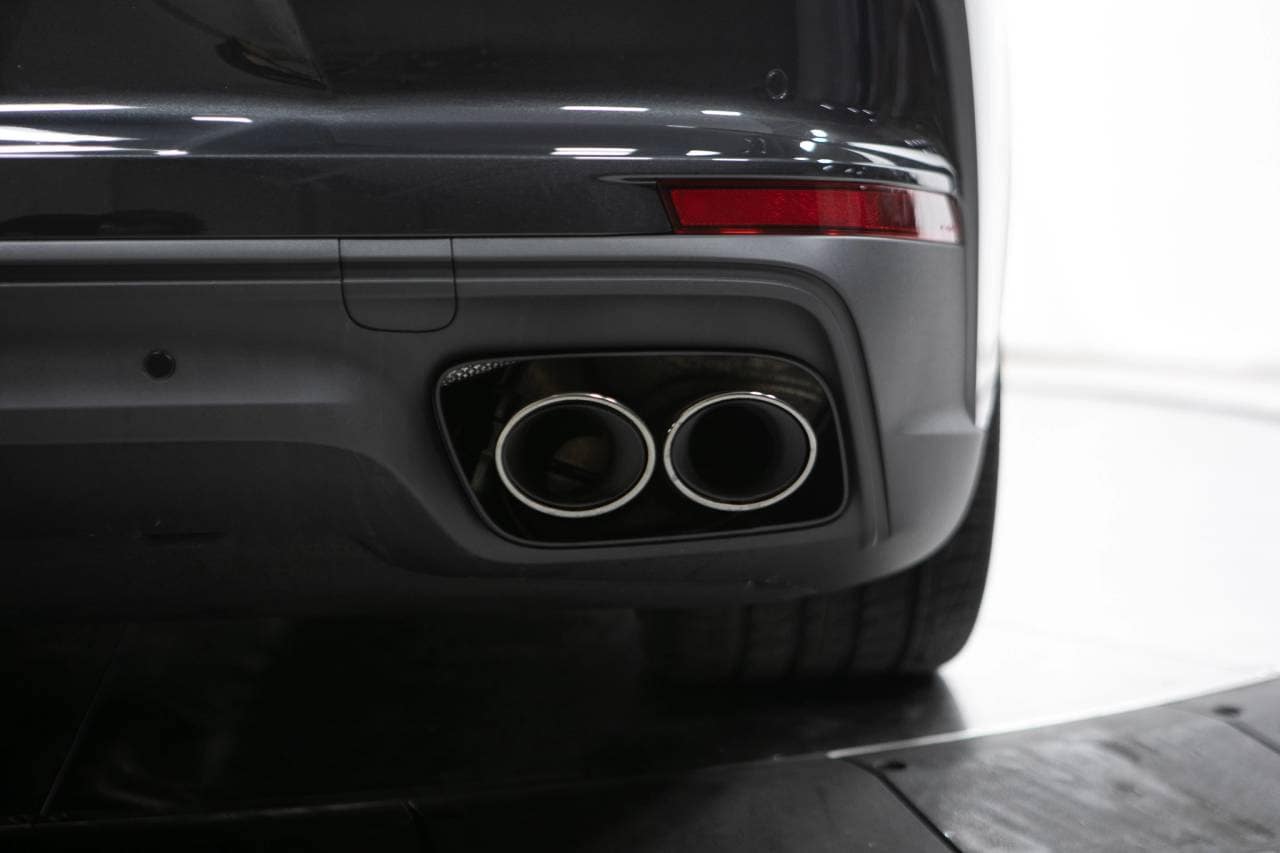 Thumbnail: 2026 Porsche Panamera - 17