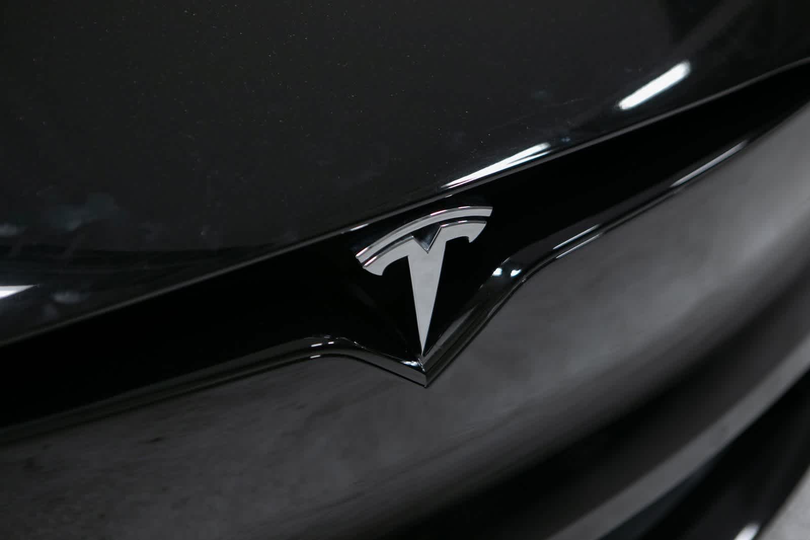 Thumbnail: 2022 Tesla Model X - 31