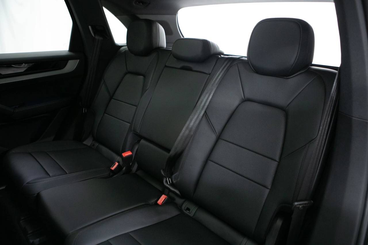 Thumbnail: 2026 Porsche Cayenne - 34