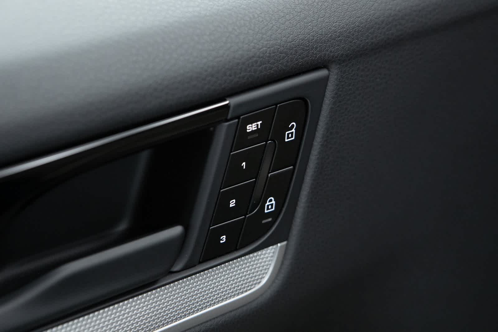 Thumbnail: 2025 Porsche Cayenne - 19