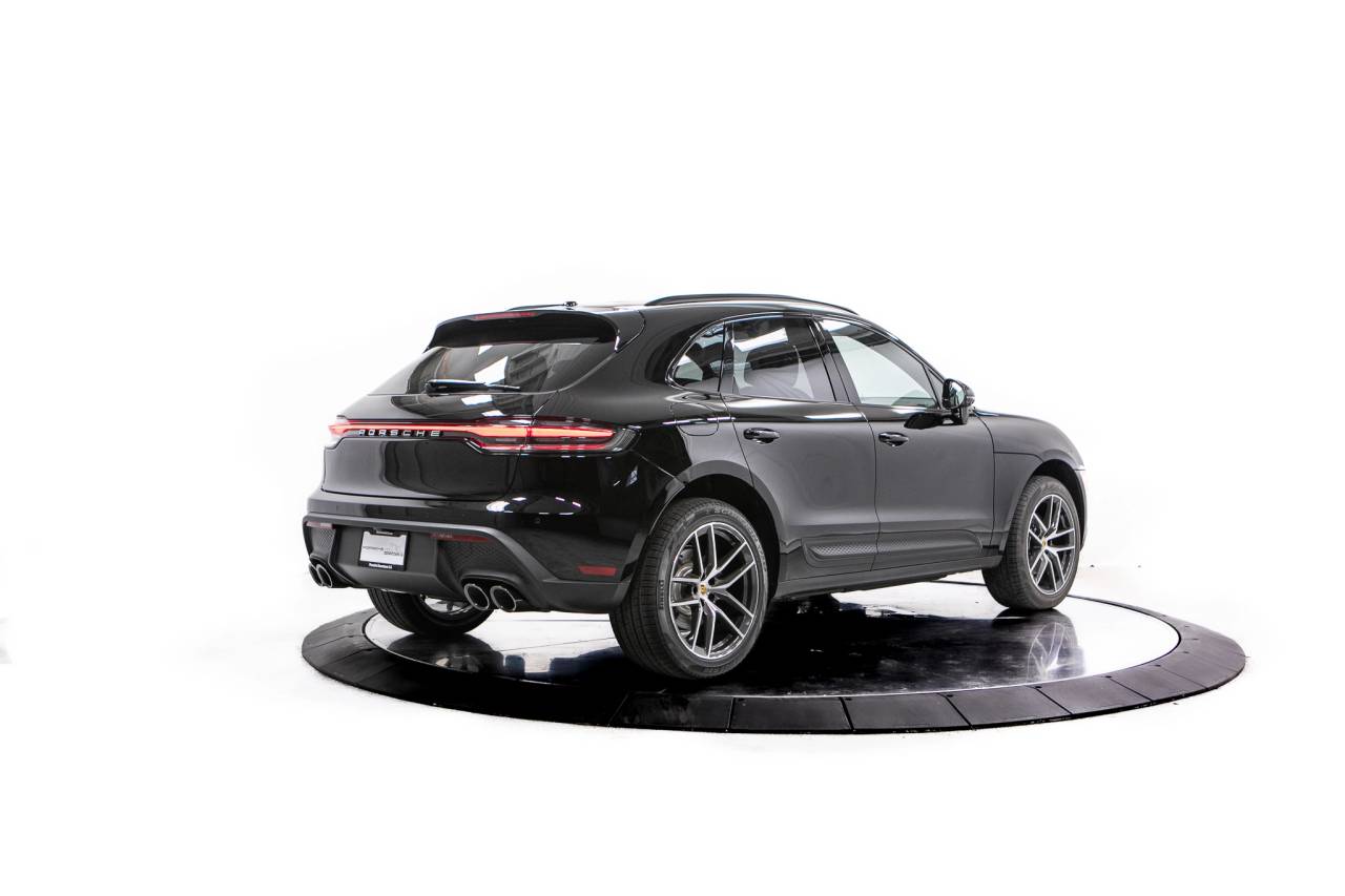 Thumbnail: 2026 Porsche Macan - 7