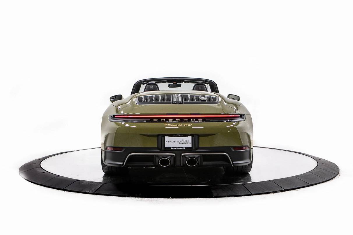 Thumbnail: 2026 Porsche 911 - 6