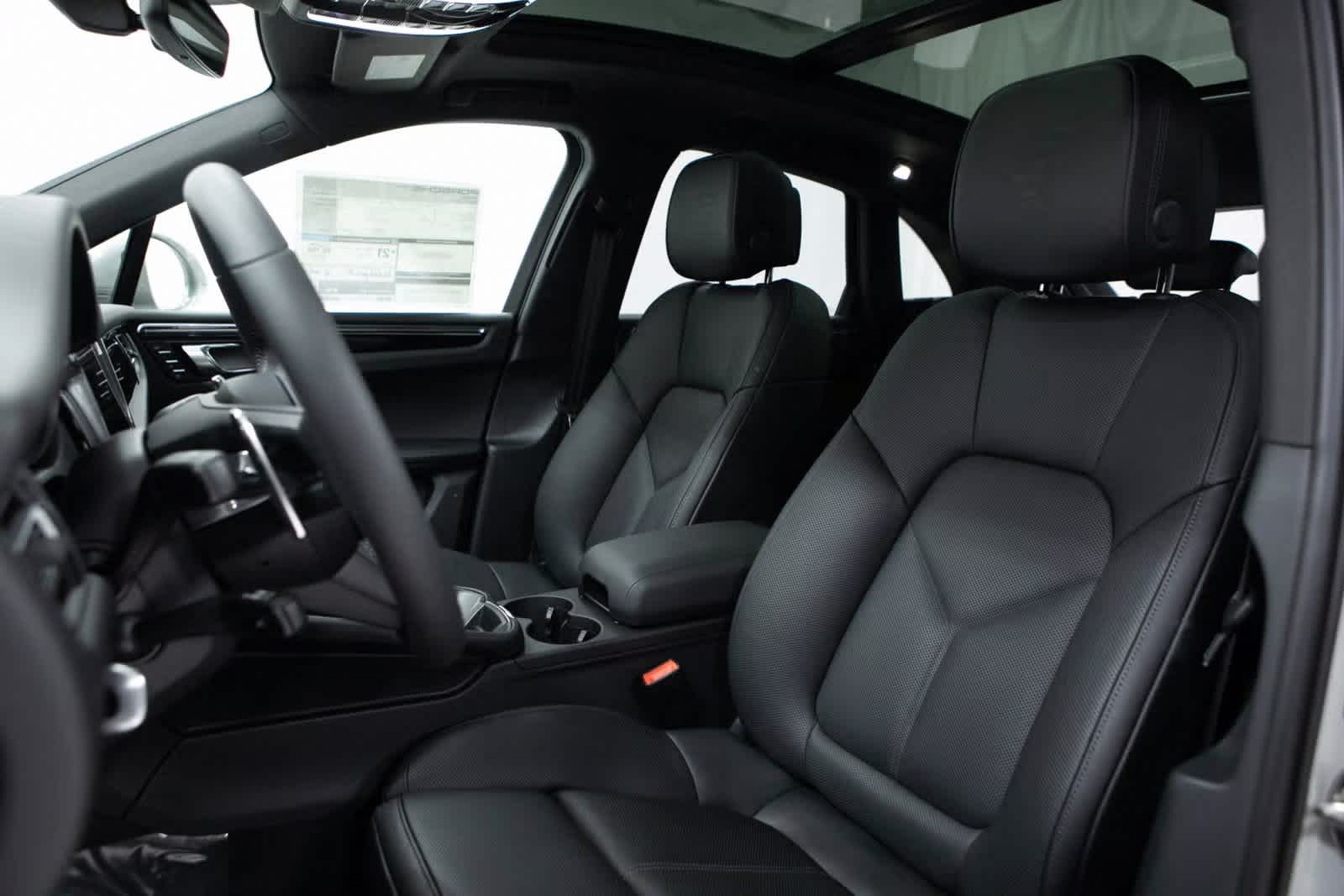 Thumbnail: 2025 Porsche Macan - 5