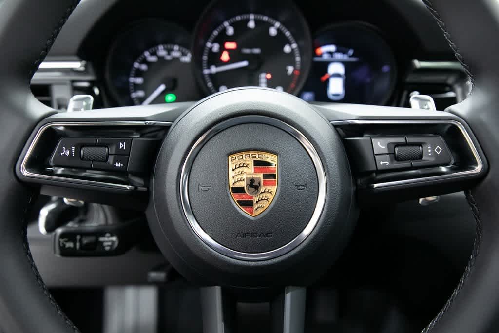 Thumbnail: 2025 Porsche Macan - 14