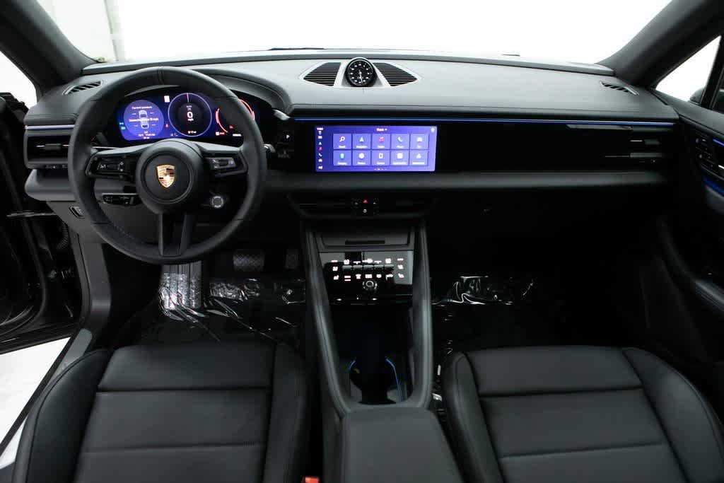Thumbnail: 2025 Porsche Macan - 13