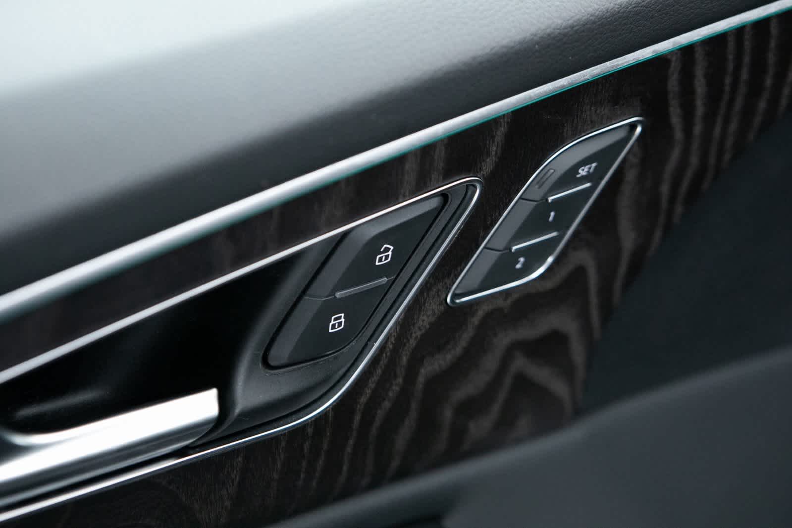 Thumbnail: 2022 Audi Q8 - 19