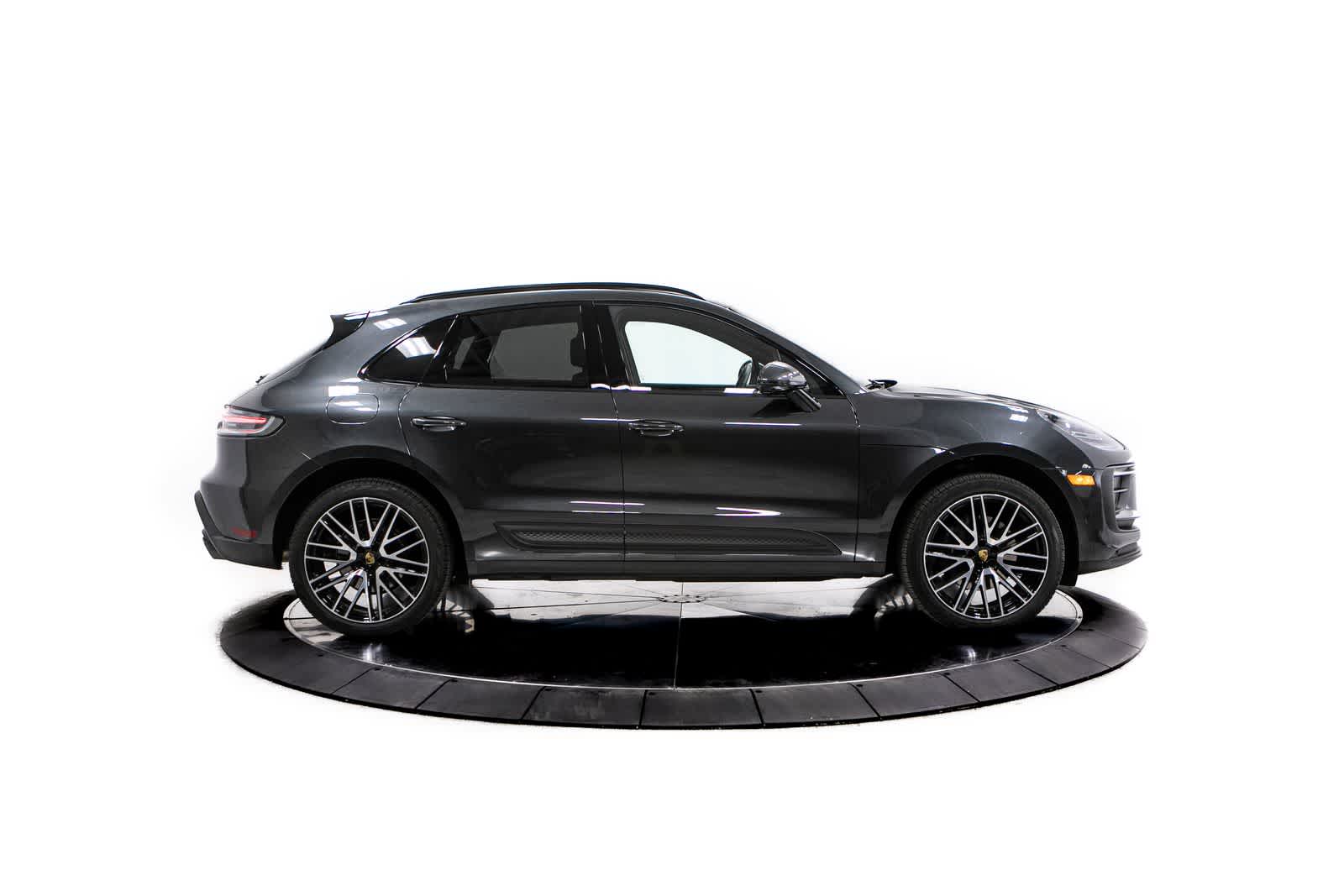 Thumbnail: 2026 Porsche Macan - 8