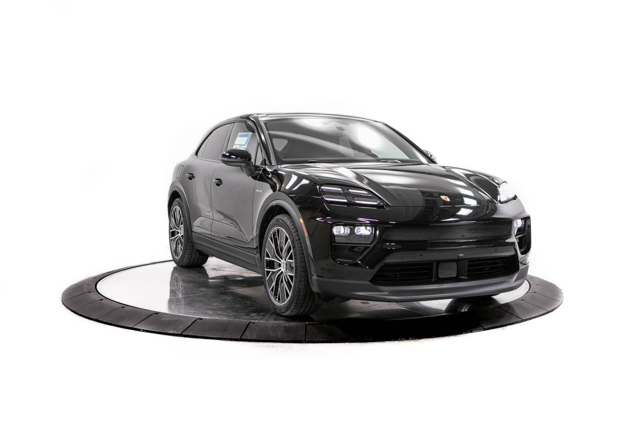 Thumbnail: 2026 Porsche Macan - 9