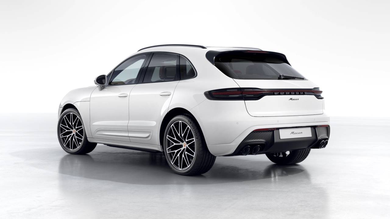 Thumbnail: 2026 Porsche Macan - 3