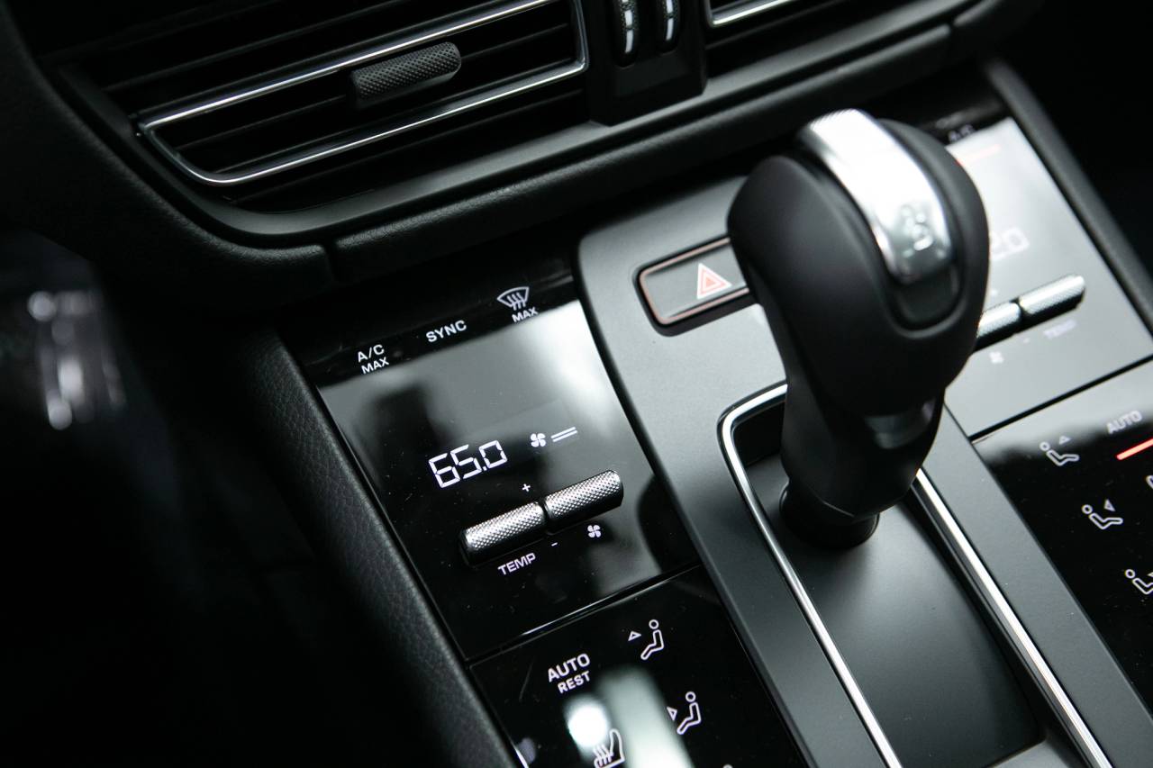 Thumbnail: 2026 Porsche Macan - 29