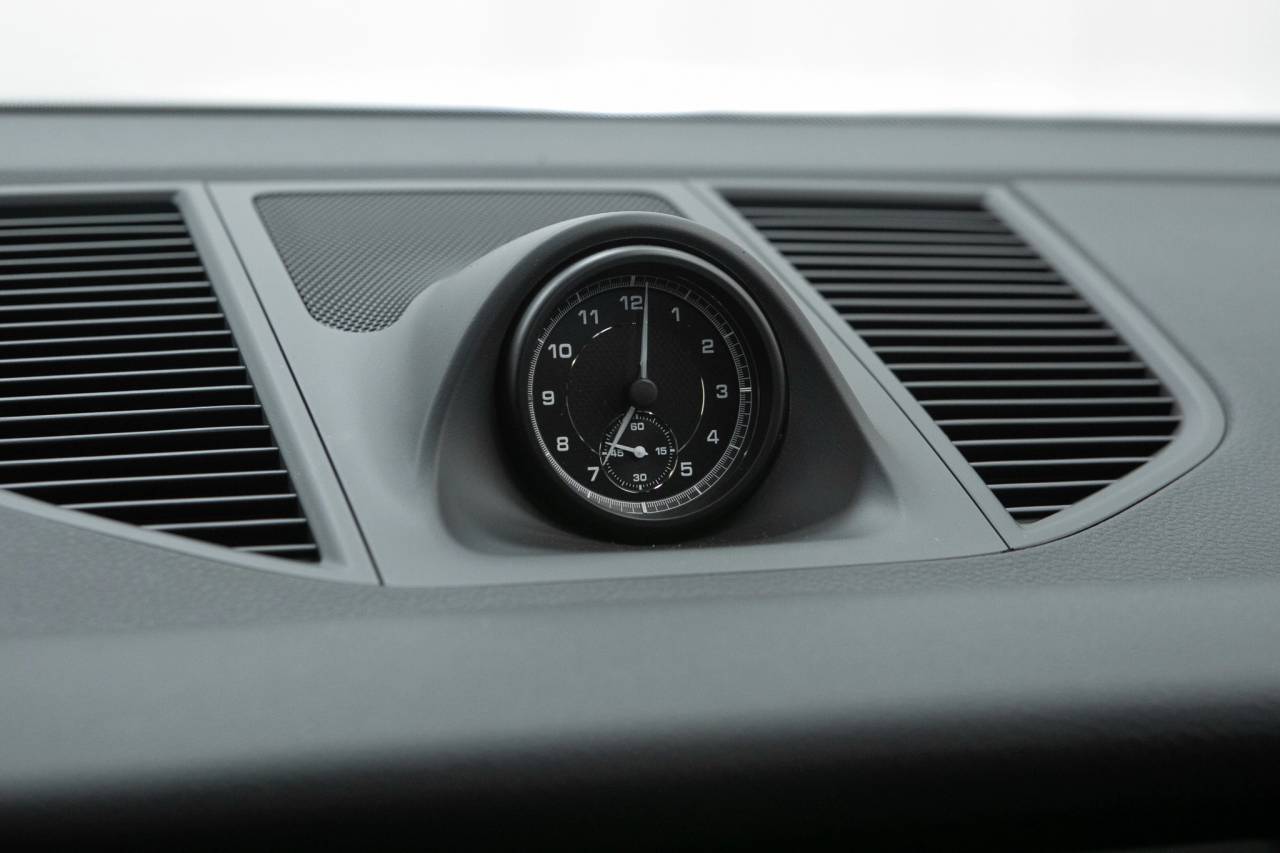 Thumbnail: 2026 Porsche Macan - 31