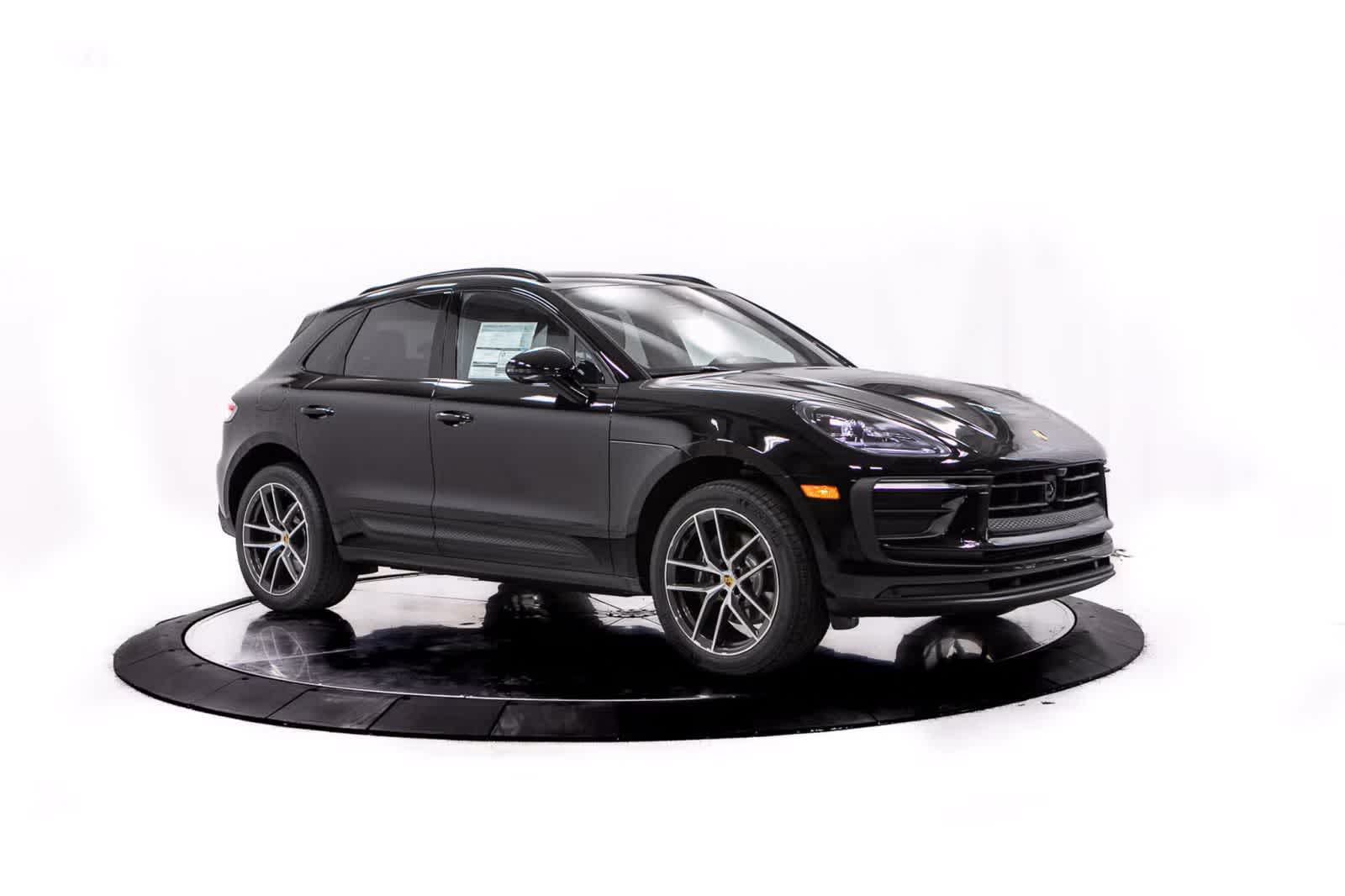 Thumbnail: 2026 Porsche Macan - 9