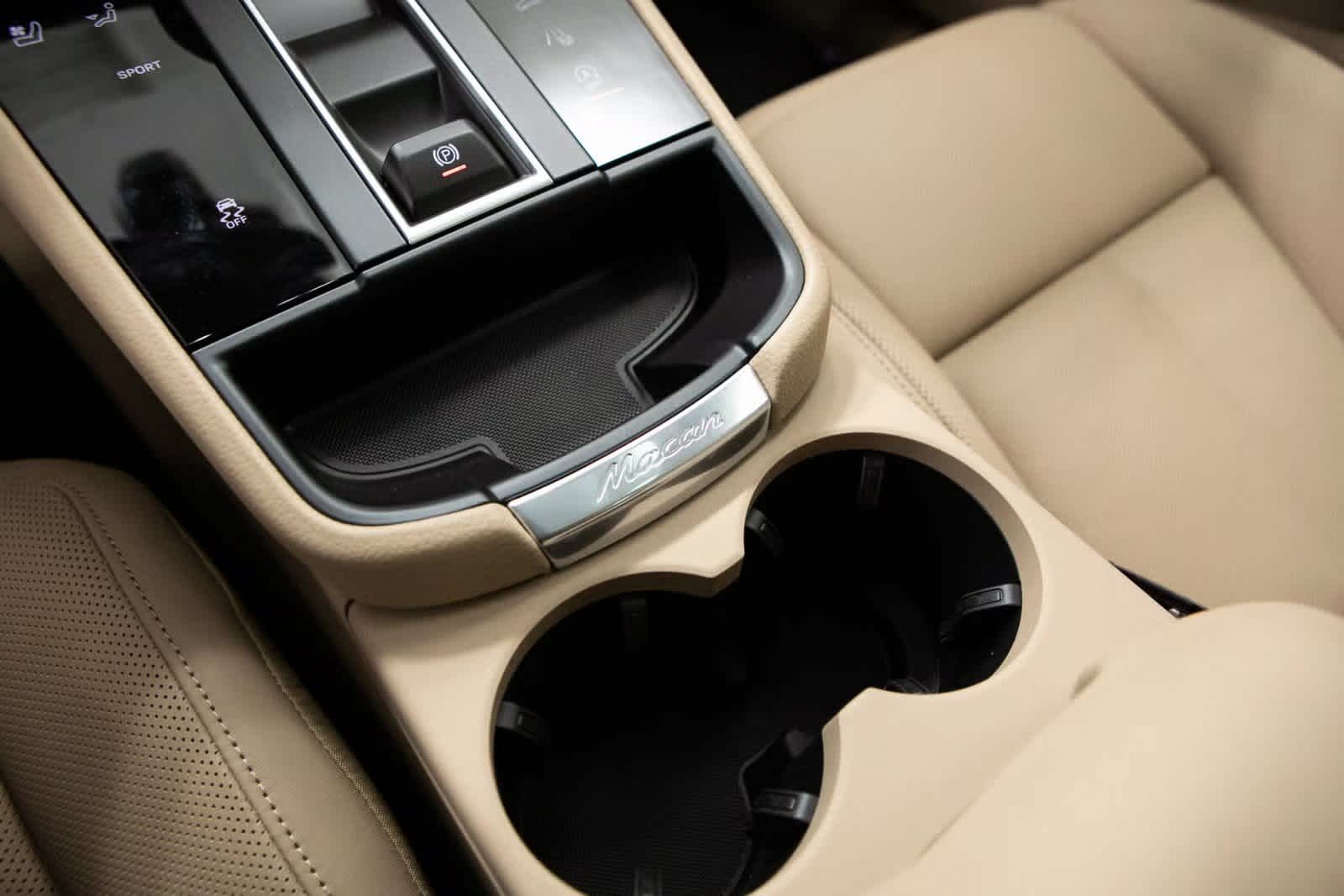 Thumbnail: 2025 Porsche Macan - 26