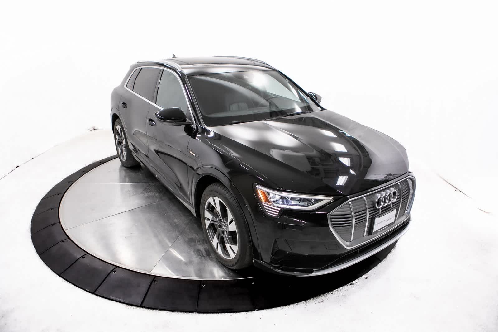 Thumbnail: 2022 Audi e-tron - 38