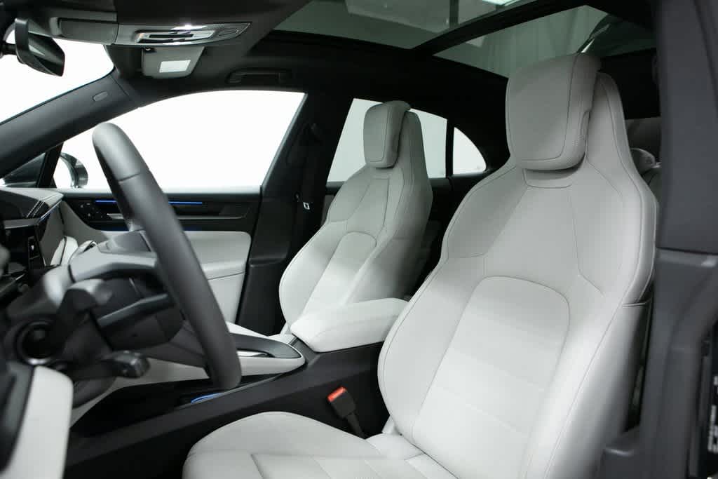 Thumbnail: 2025 Porsche Macan - 5