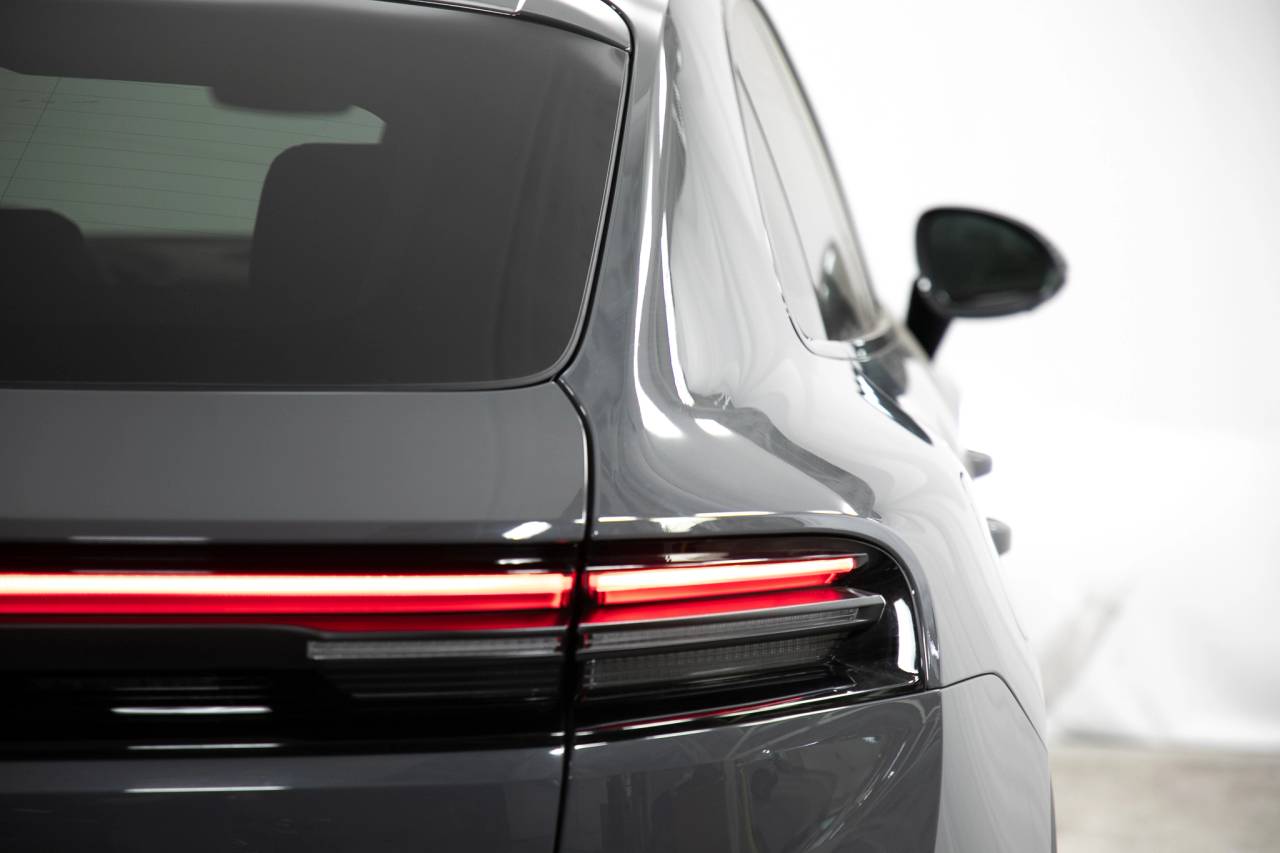 Thumbnail: 2025 Porsche Macan - 20