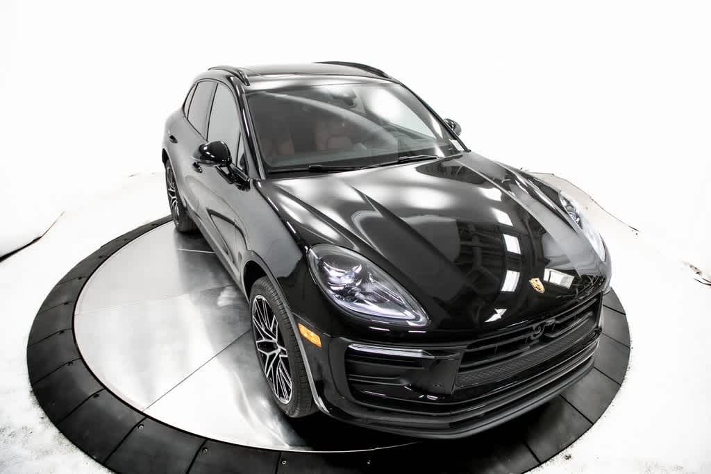 Thumbnail: 2025 Porsche Macan - 40