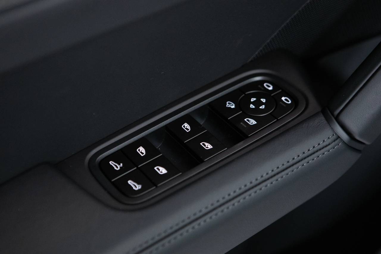 Thumbnail: 2026 Porsche  - 25