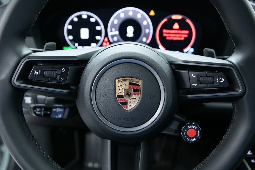 Thumbnail: 2025 Porsche 911 - 14