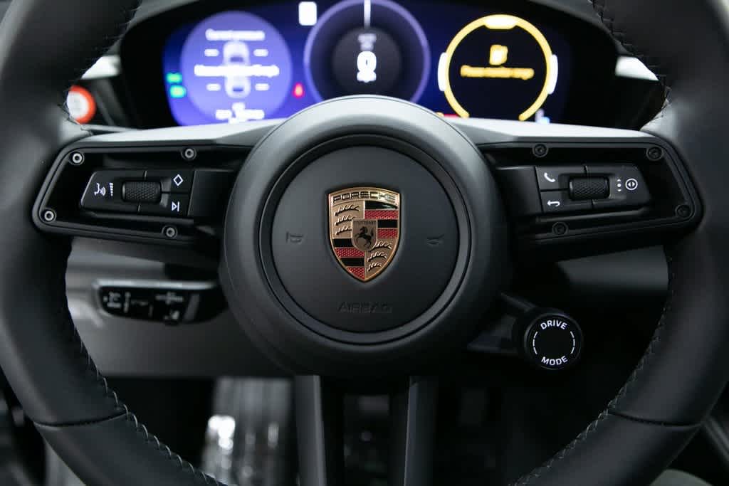 Thumbnail: 2025 Porsche Macan - 14