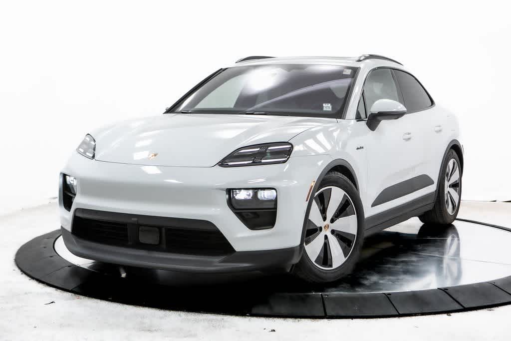Thumbnail: 2025 Porsche Macan - 1