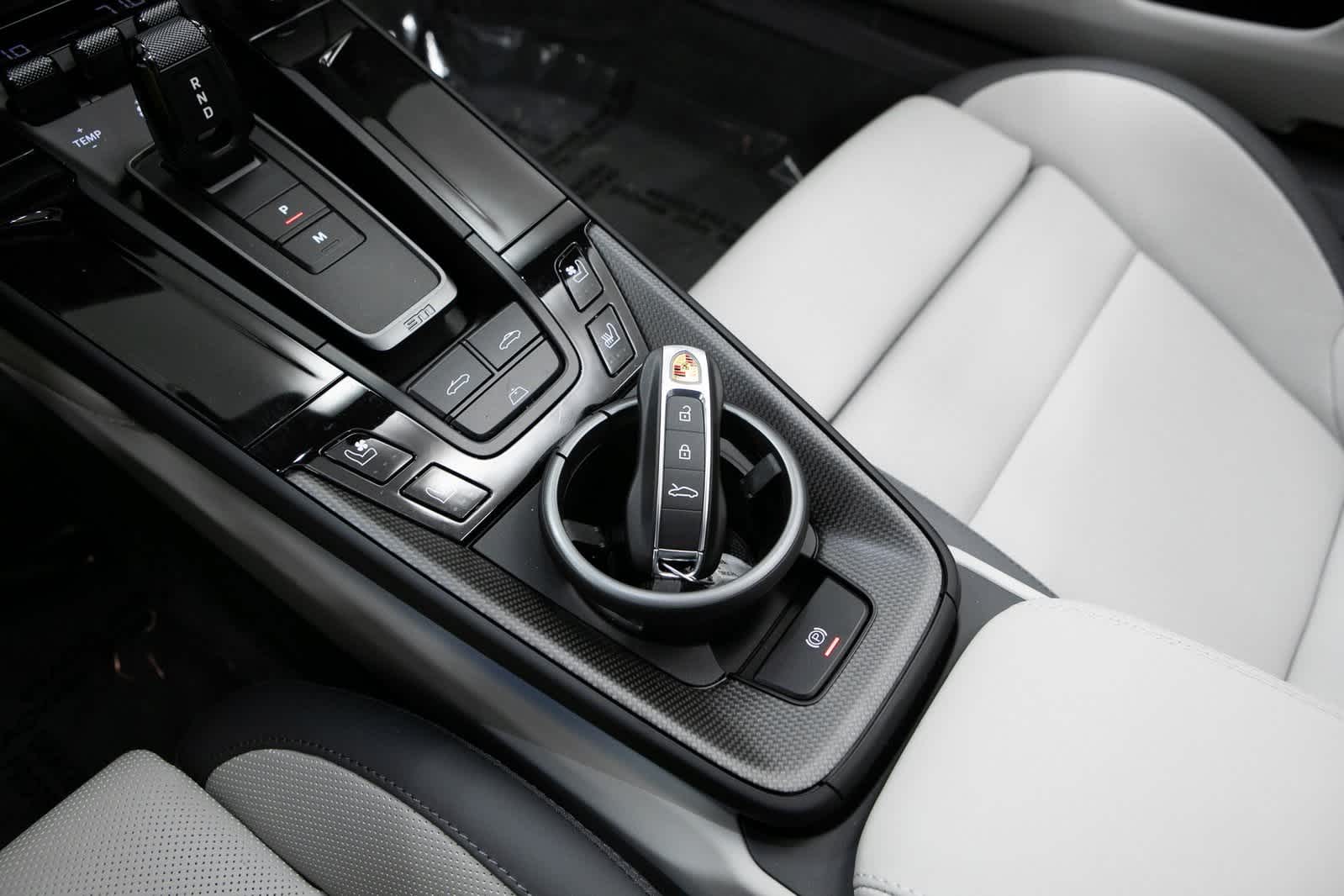 Thumbnail: 2025 Porsche 911 - 24