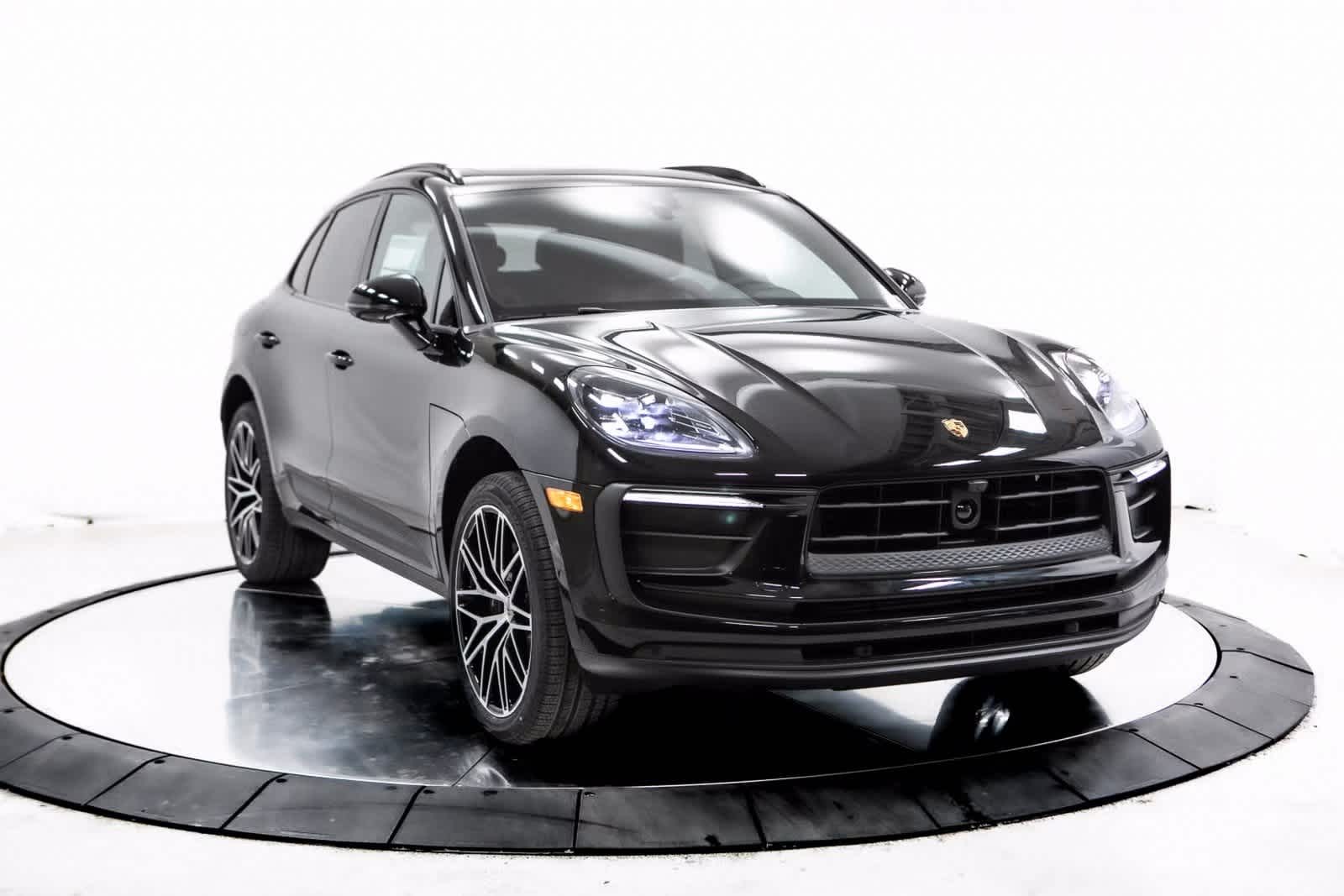 Thumbnail: 2025 Porsche Macan - 9