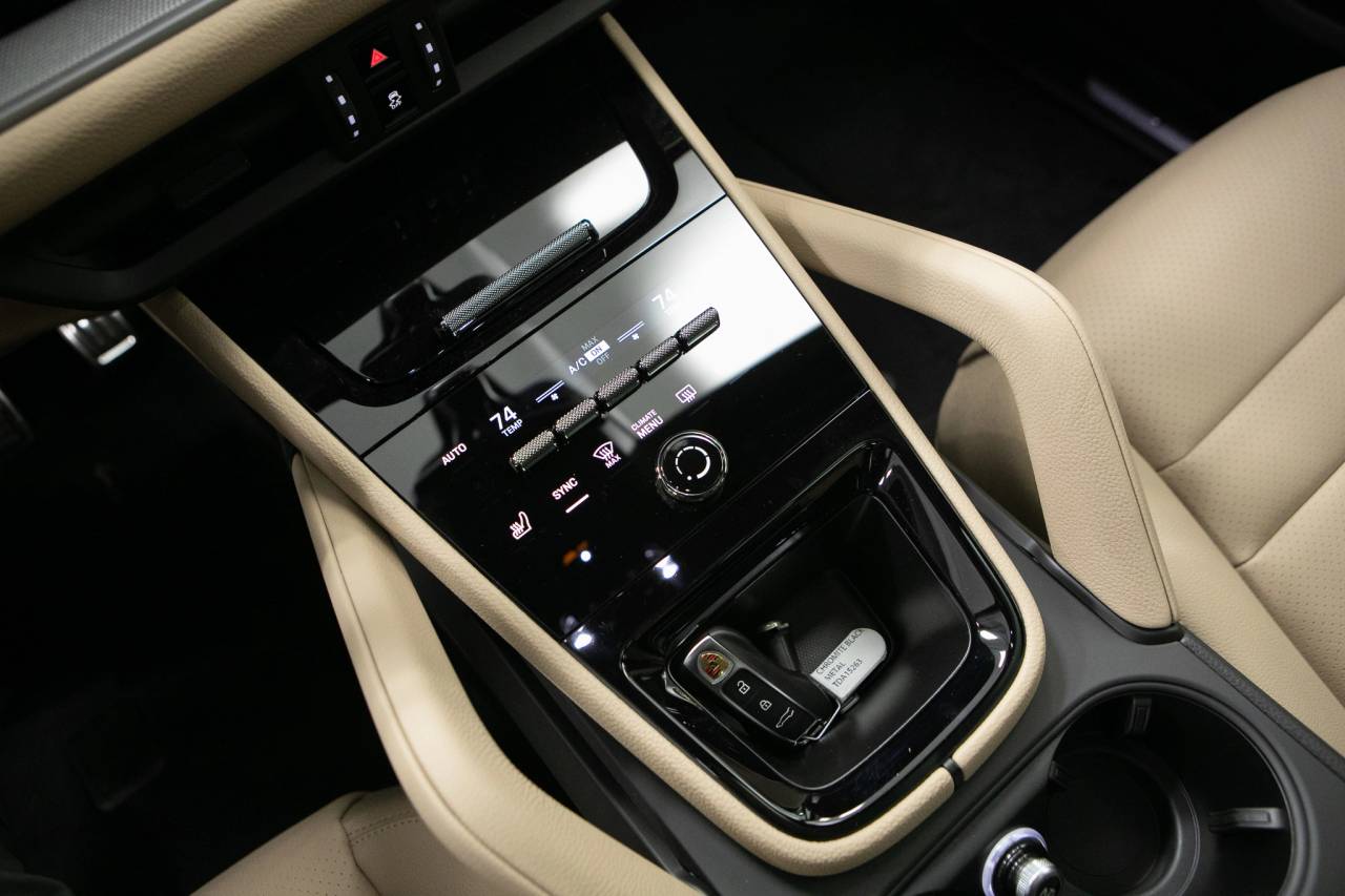 Thumbnail: 2026 Porsche Cayenne - 27