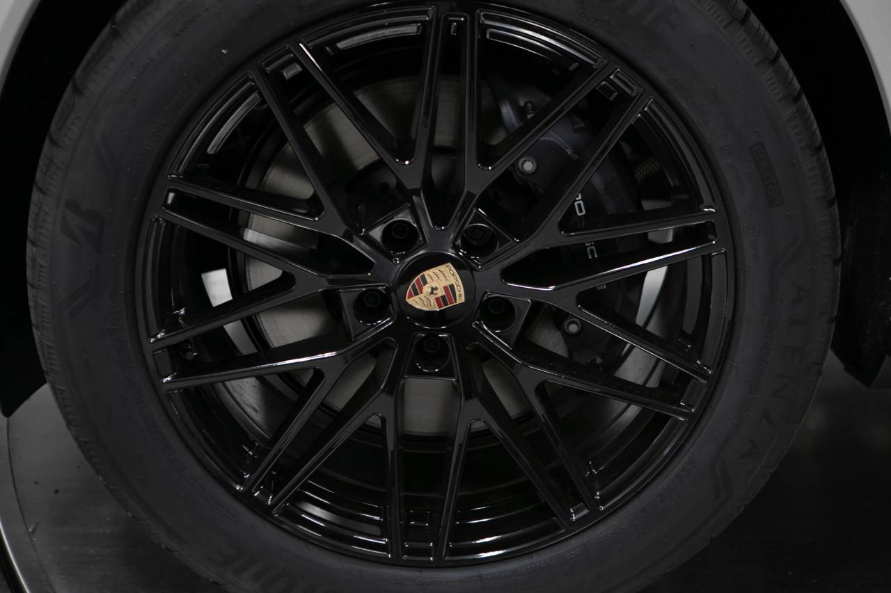 Thumbnail: 2026 Porsche Cayenne - 11