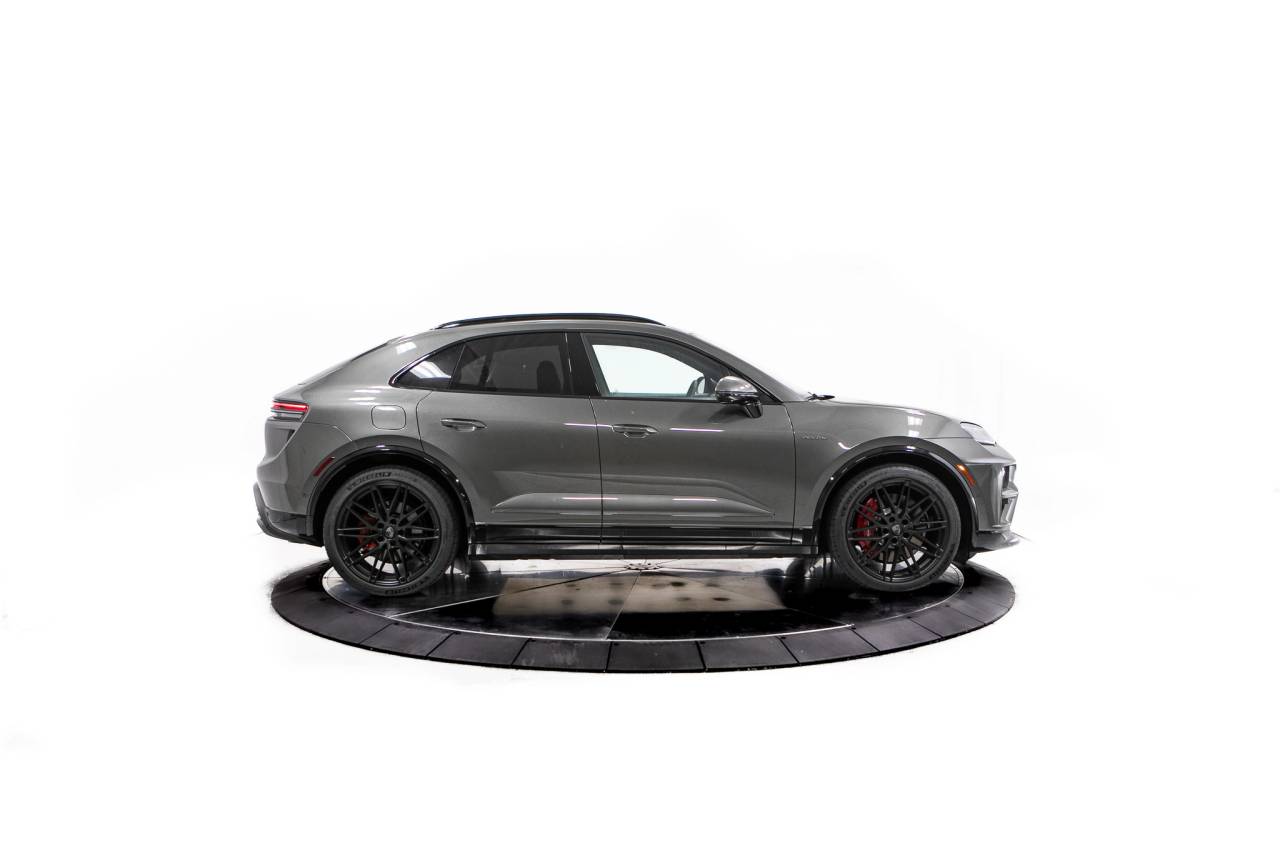 Thumbnail: 2025 Porsche Macan - 8