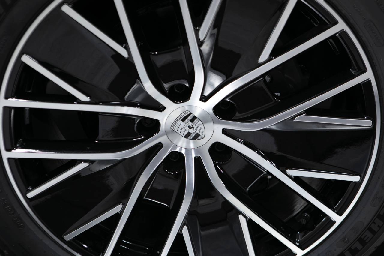 Thumbnail: 2026 Porsche Macan - 11