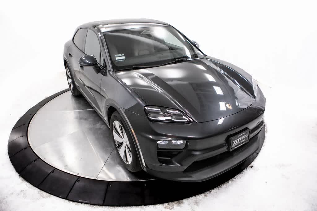 Thumbnail: 2025 Porsche Macan - 39