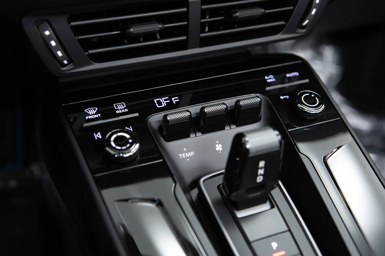 Thumbnail: 2026 Porsche 911 - 30