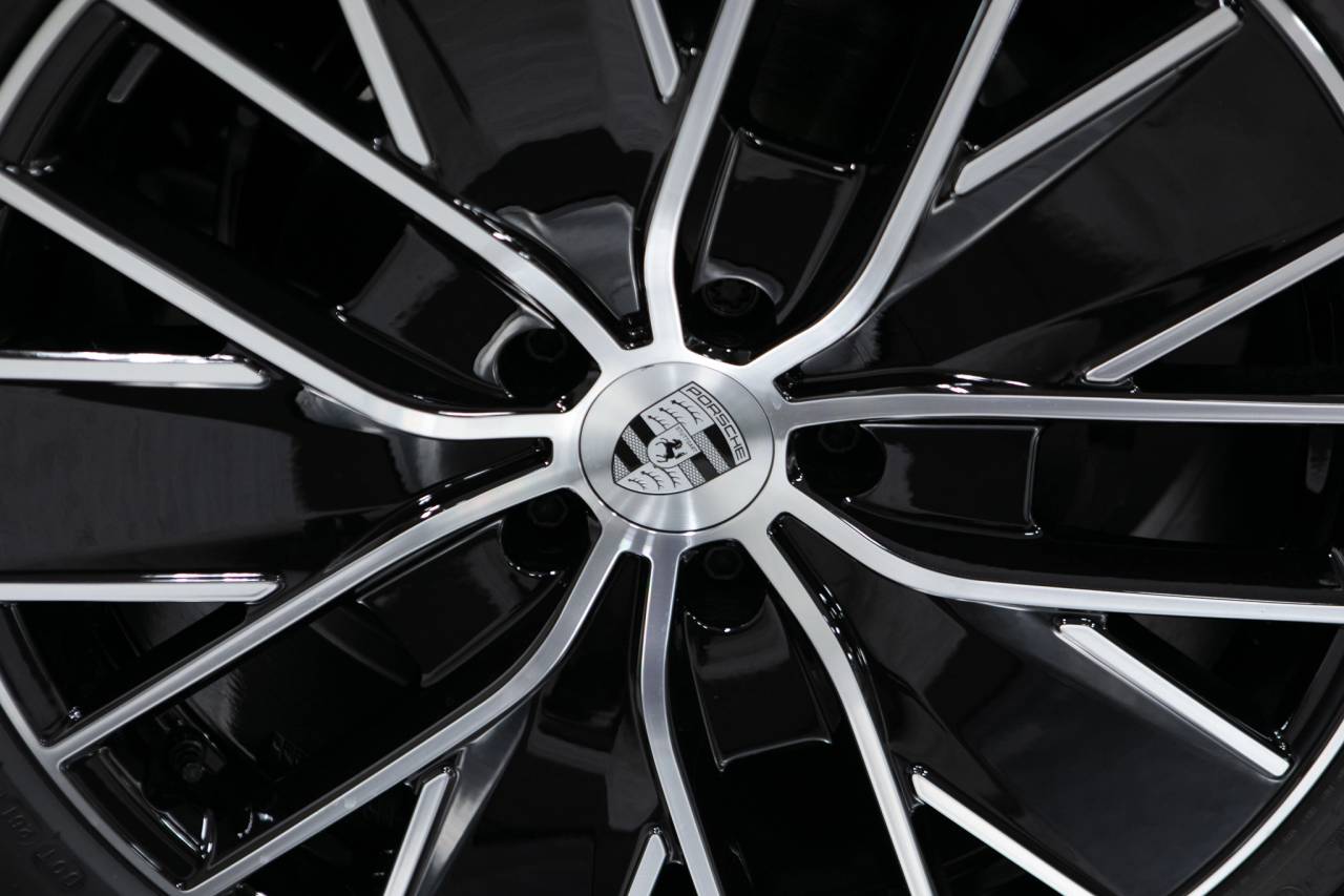 Thumbnail: 2026 Porsche Macan - 11