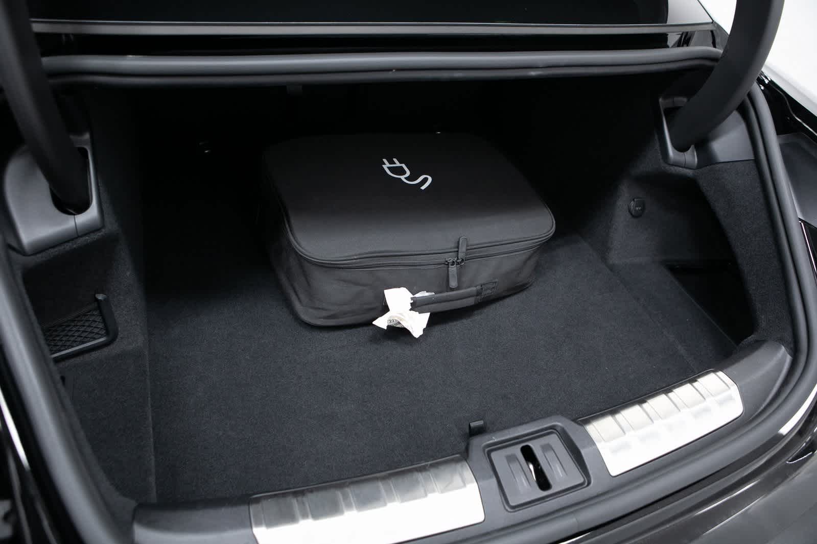 Thumbnail: 2022 Porsche Taycan - 32