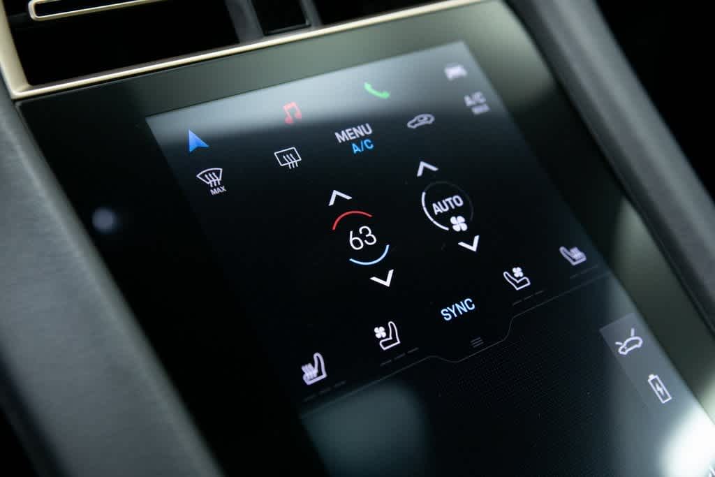 Thumbnail: 2022 Porsche Taycan - 22