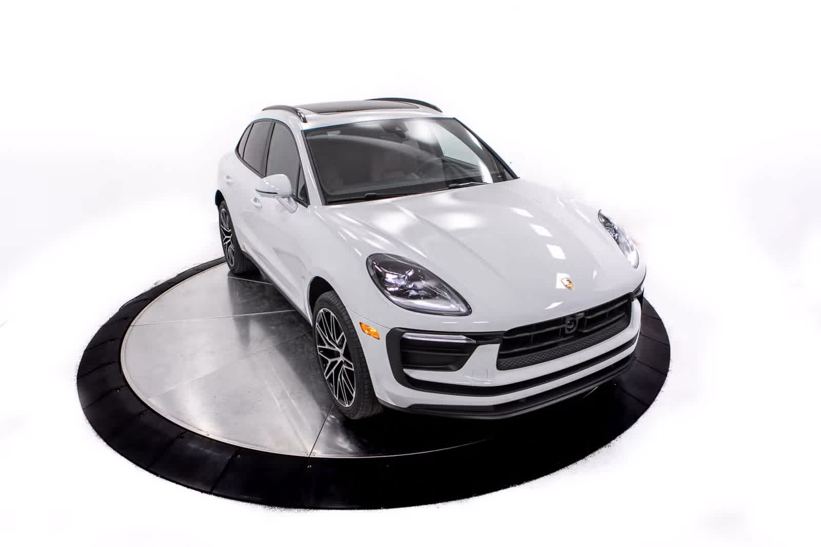 Thumbnail: 2026 Porsche Macan - 22
