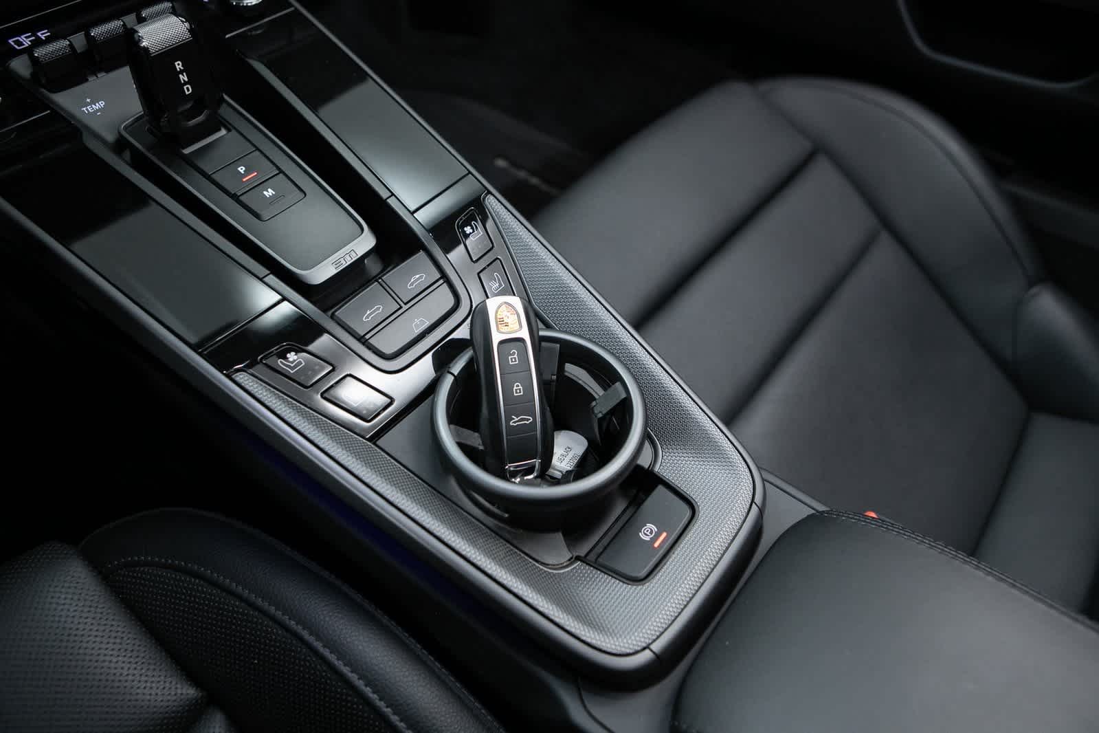 Thumbnail: 2022 Porsche 911 - 23