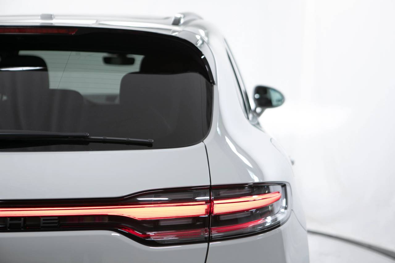 Thumbnail: 2026 Porsche Macan - 17