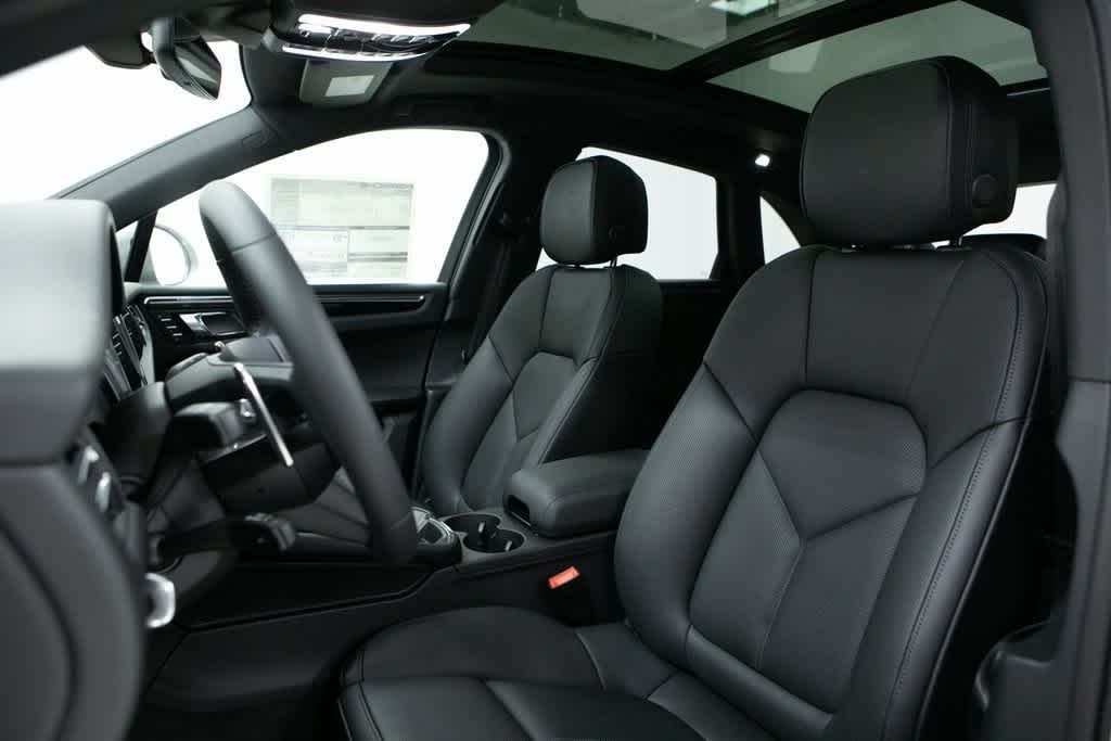 Thumbnail: 2025 Porsche Macan - 5