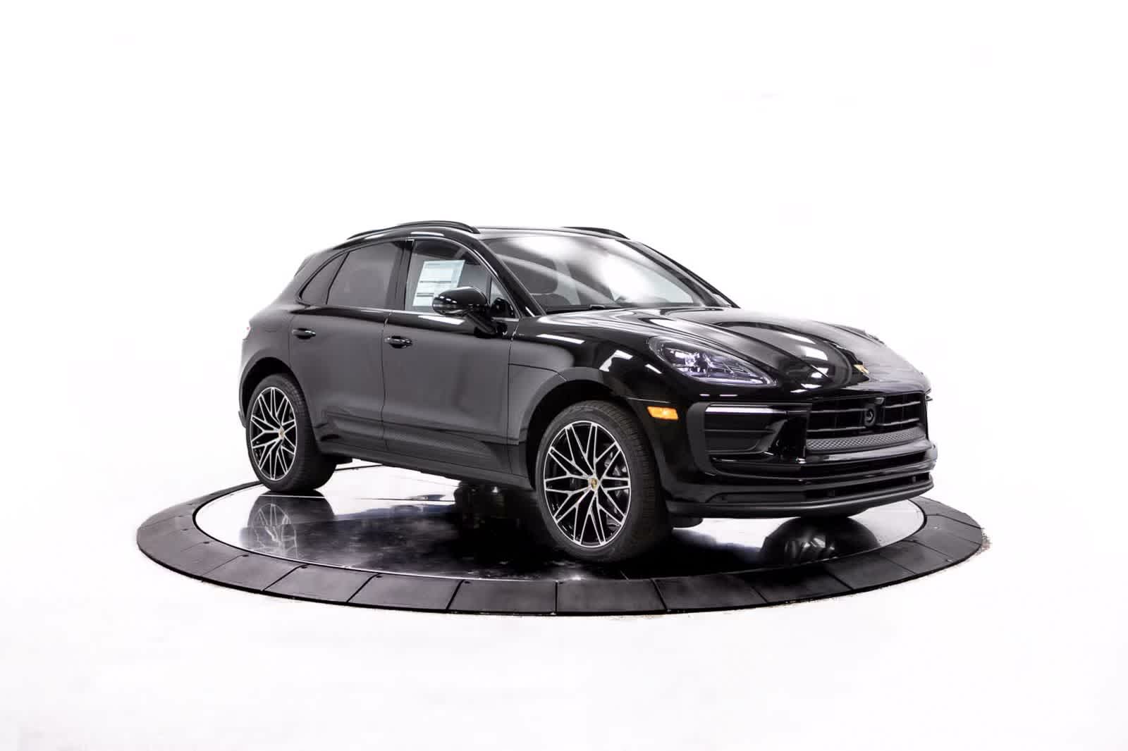 Thumbnail: 2026 Porsche Macan - 9