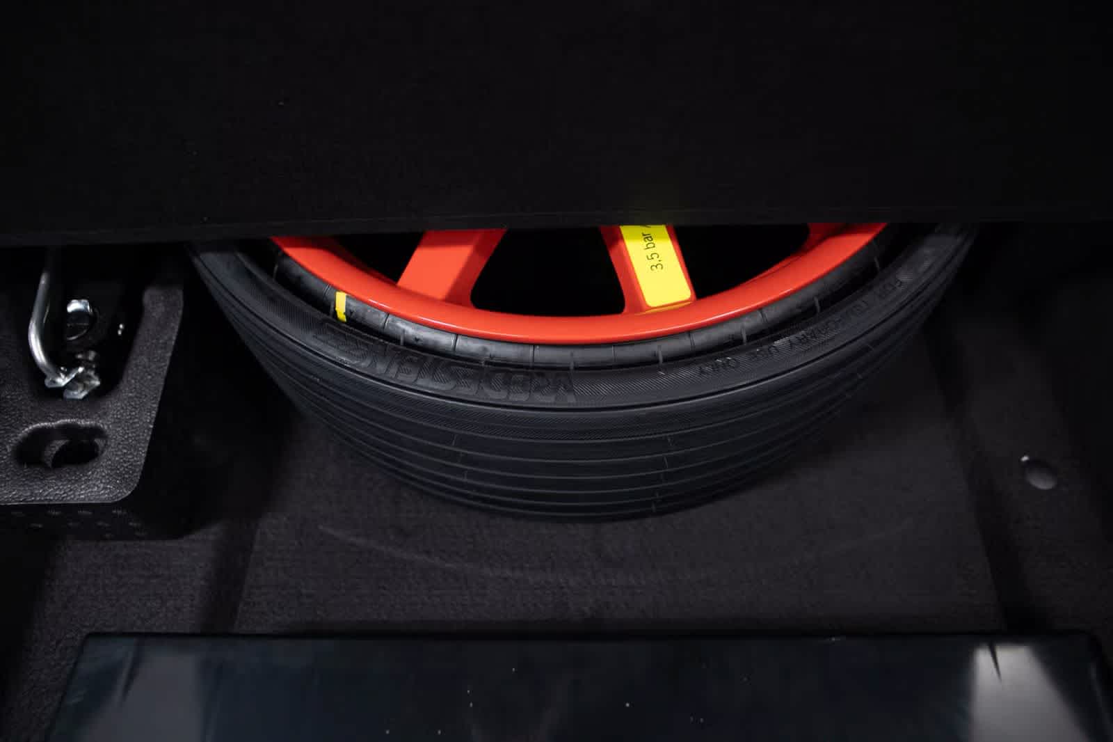 Thumbnail: 2026 Porsche Macan - 38