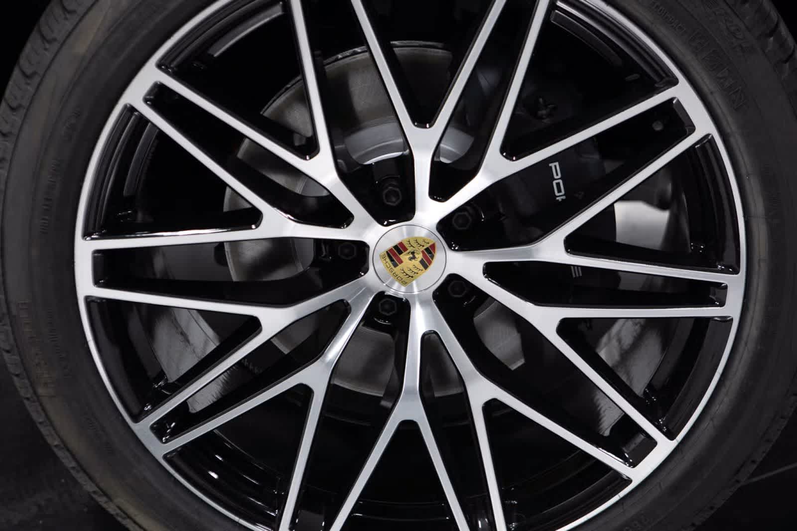 Thumbnail: 2026 Porsche Macan - 11